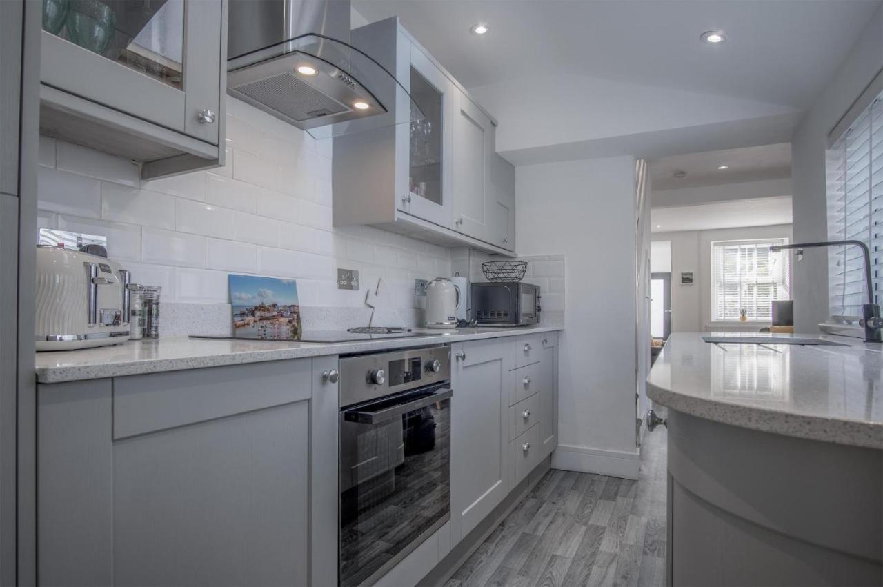 Hawtree Cottage - 2 Bedroom Cottage - Tenby Extérieur photo